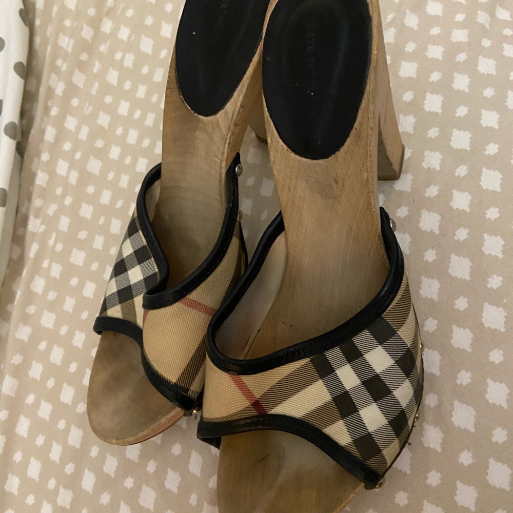 Burberry heels